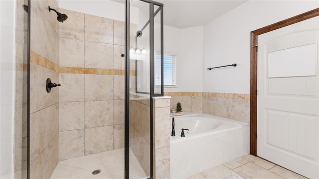 1840 Green Briar Drive, Huntsville, TX 77340