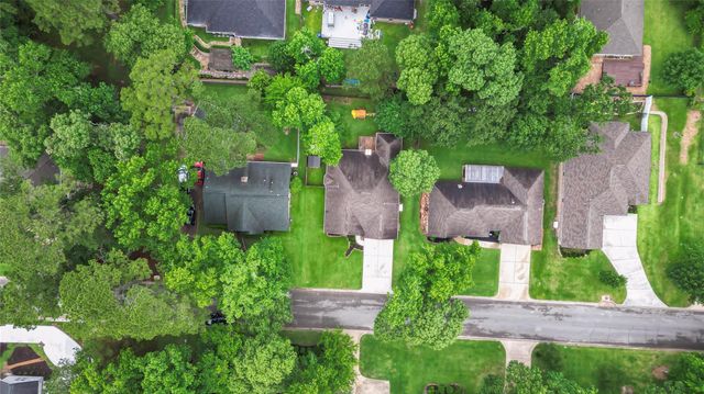 1840 Green Briar Drive, Huntsville, TX 77340