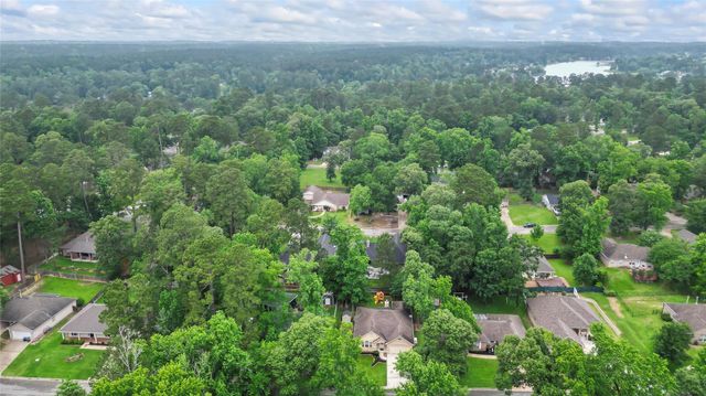 1840 Green Briar Drive, Huntsville, TX 77340