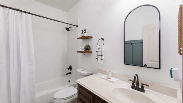 1840 Green Briar Drive, Huntsville, TX 77340