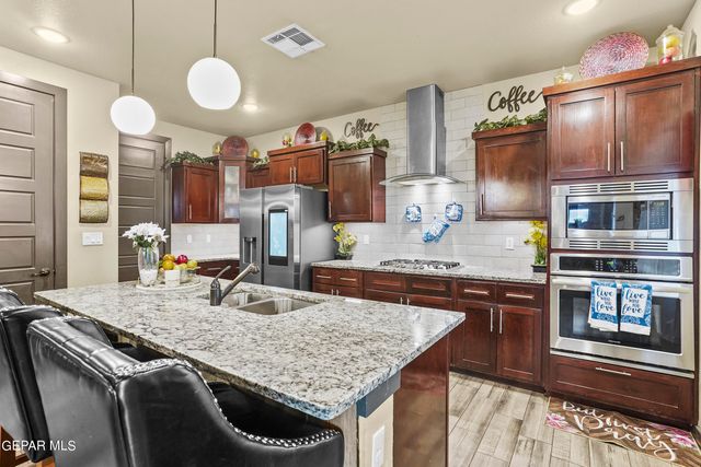 1742 BREEDER CUP Way, El Paso, TX 79928