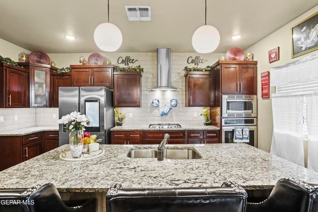1742 BREEDER CUP Way, El Paso, TX 79928