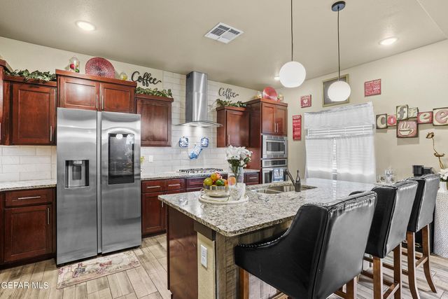 1742 BREEDER CUP Way, El Paso, TX 79928