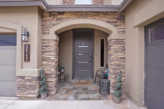 1742 BREEDER CUP Way, El Paso, TX 79928