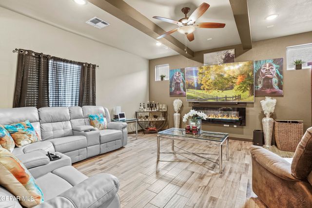 1742 BREEDER CUP Way, El Paso, TX 79928