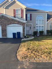 6742 E Wellsley Court, Gurnee, IL 60031