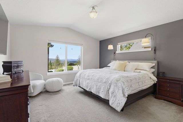 9021 N Rosebury Ln, Spokane, WA 99208