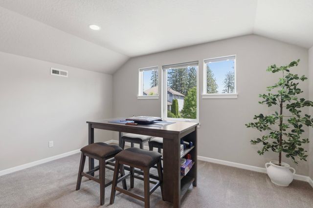 9021 N Rosebury Ln, Spokane, WA 99208