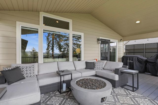 9021 N Rosebury Ln, Spokane, WA 99208