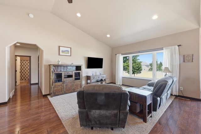 168 30th Avenue E, West Fargo, ND 58078