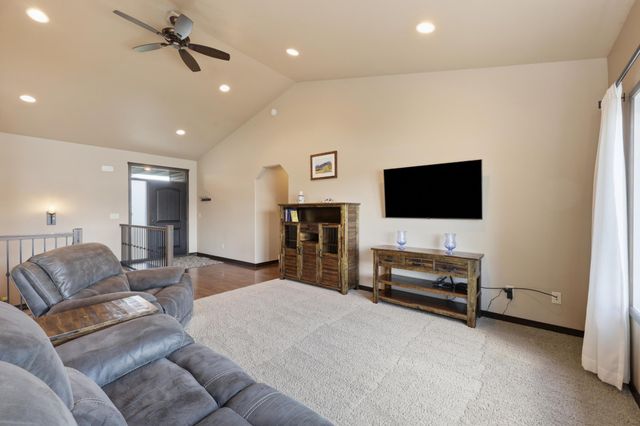 168 30th Avenue E, West Fargo, ND 58078