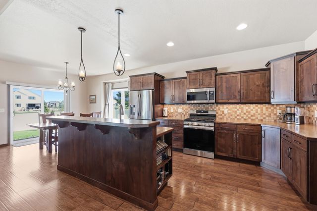 168 30th Avenue E, West Fargo, ND 58078