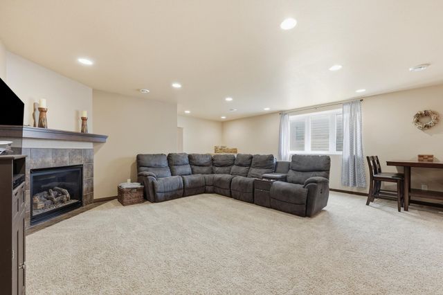 168 30th Avenue E, West Fargo, ND 58078