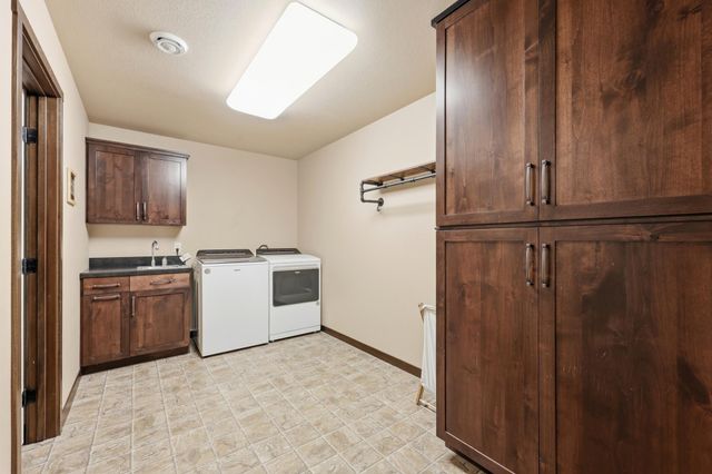 168 30th Avenue E, West Fargo, ND 58078