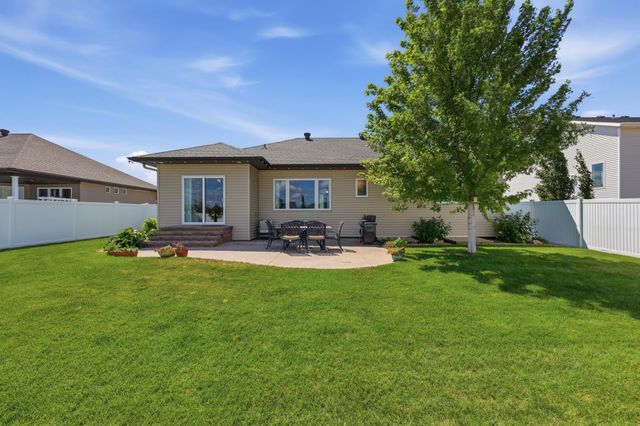 168 30th Avenue E, West Fargo, ND 58078