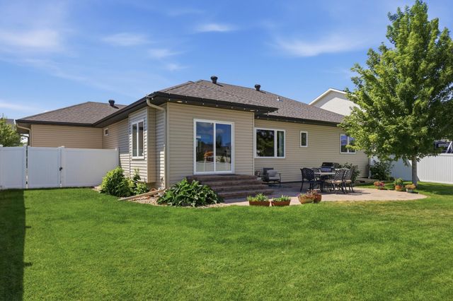 168 30th Avenue E, West Fargo, ND 58078