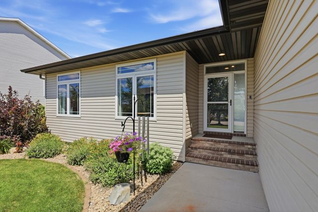 168 30th Avenue E, West Fargo, ND 58078
