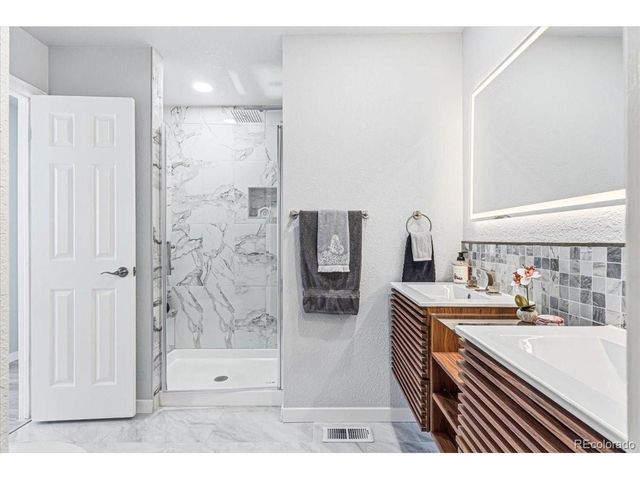 10149 Oak St, Broomfield, CO 80021