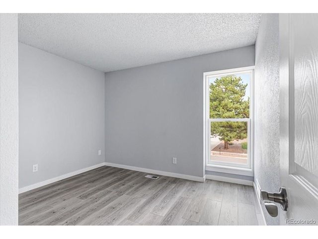 10149 Oak St, Broomfield, CO 80021