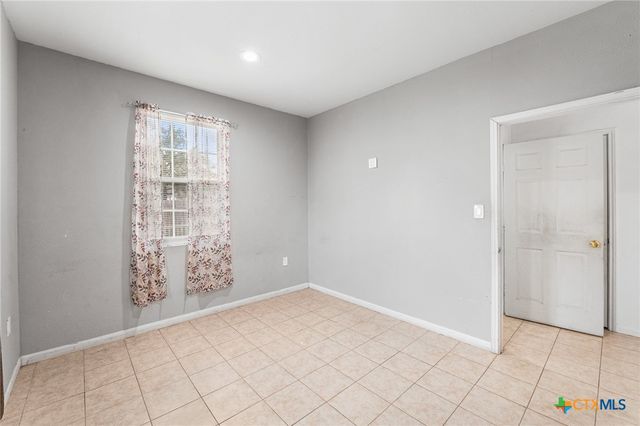 22914 Skila Drive, Elmendorf, TX 78112