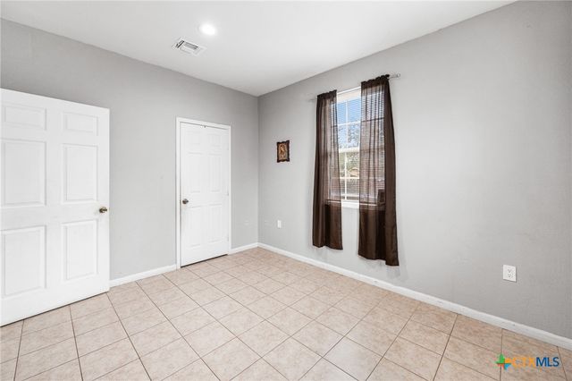 22914 Skila Drive, Elmendorf, TX 78112