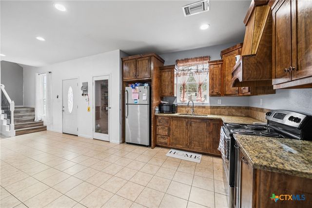 22914 Skila Drive, Elmendorf, TX 78112