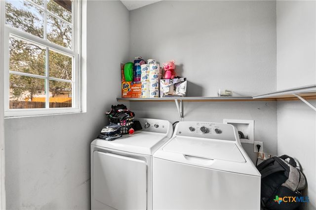 22914 Skila Drive, Elmendorf, TX 78112