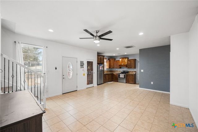 22914 Skila Drive, Elmendorf, TX 78112