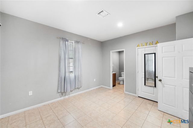 22914 Skila Drive, Elmendorf, TX 78112