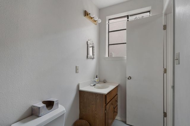 1907 Anderson Place SE, Albuquerque, NM 87108