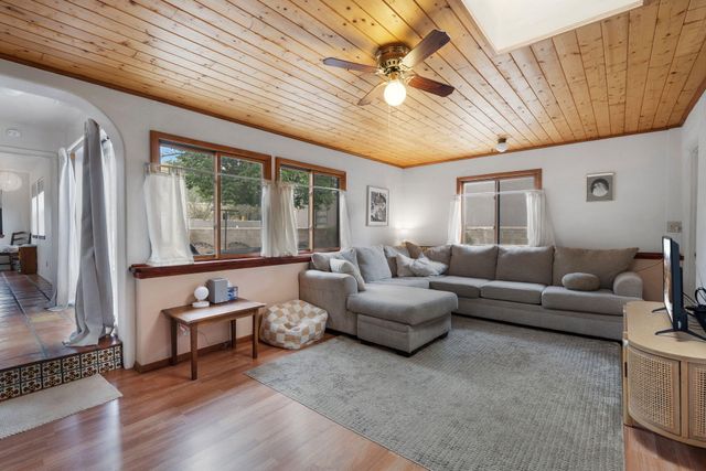 1907 Anderson Place SE, Albuquerque, NM 87108