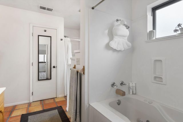 1907 Anderson Place SE, Albuquerque, NM 87108