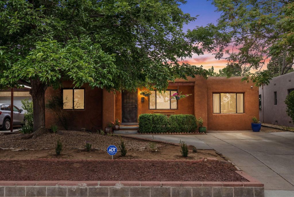 1907 Anderson Place SE, Albuquerque, NM 87108