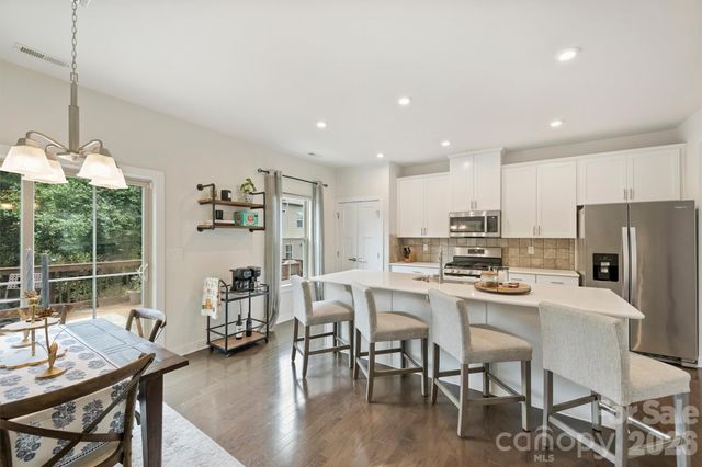 1940 Catkin Lane, Charlotte, NC 28205