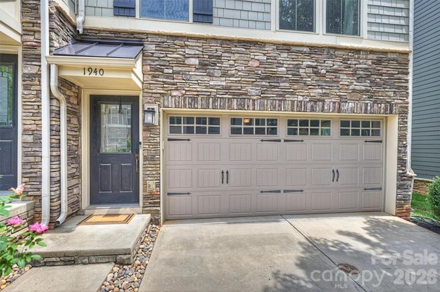 1940 Catkin Lane, Charlotte, NC 28205