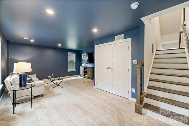 1940 Catkin Lane, Charlotte, NC 28205
