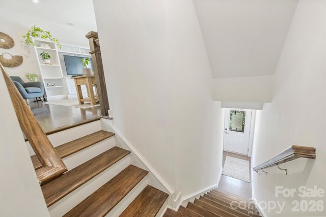 1940 Catkin Lane, Charlotte, NC 28205