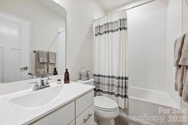 1940 Catkin Lane, Charlotte, NC 28205