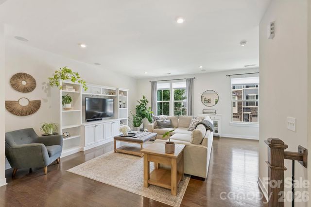 1940 Catkin Lane, Charlotte, NC 28205