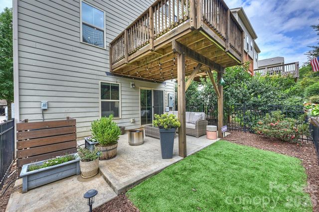 1940 Catkin Lane, Charlotte, NC 28205