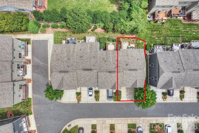 1940 Catkin Lane, Charlotte, NC 28205