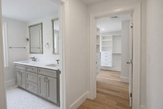 66 Pleasant Street 2, Marblehead, MA 01945