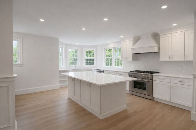 66 Pleasant Street 2, Marblehead, MA 01945