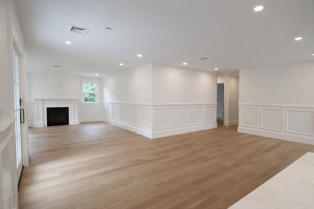 66 Pleasant Street 2, Marblehead, MA 01945