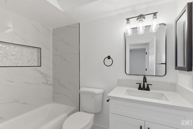 1001 Giuseppe Court, Bakersfield, CA 93307