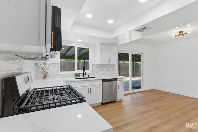 1001 Giuseppe Court, Bakersfield, CA 93307