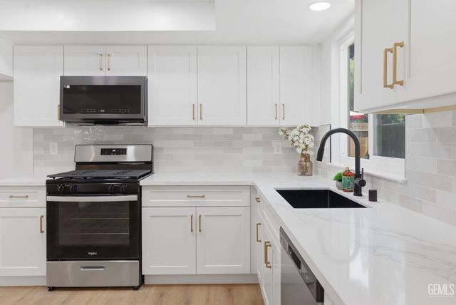 1001 Giuseppe Court, Bakersfield, CA 93307