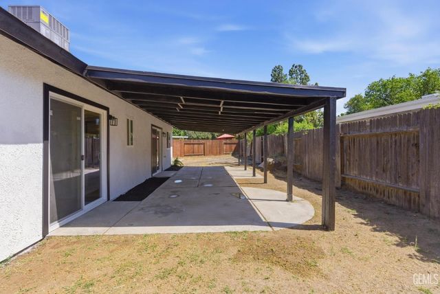 1001 Giuseppe Court, Bakersfield, CA 93307