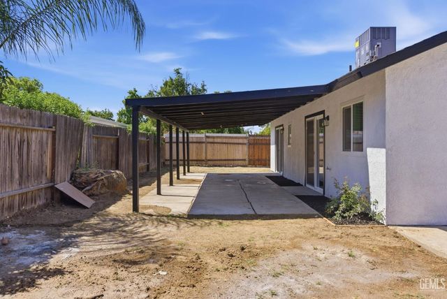 1001 Giuseppe Court, Bakersfield, CA 93307