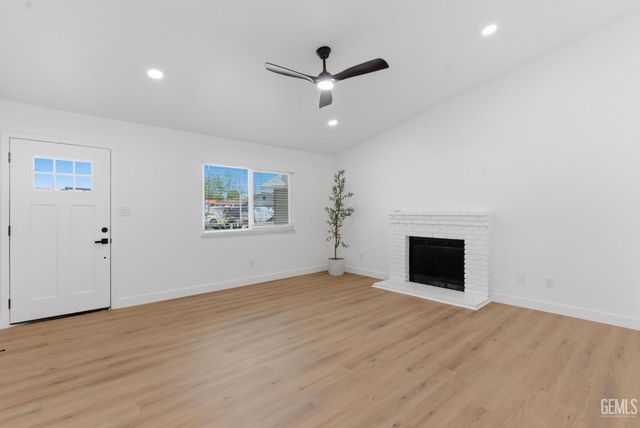 1001 Giuseppe Court, Bakersfield, CA 93307